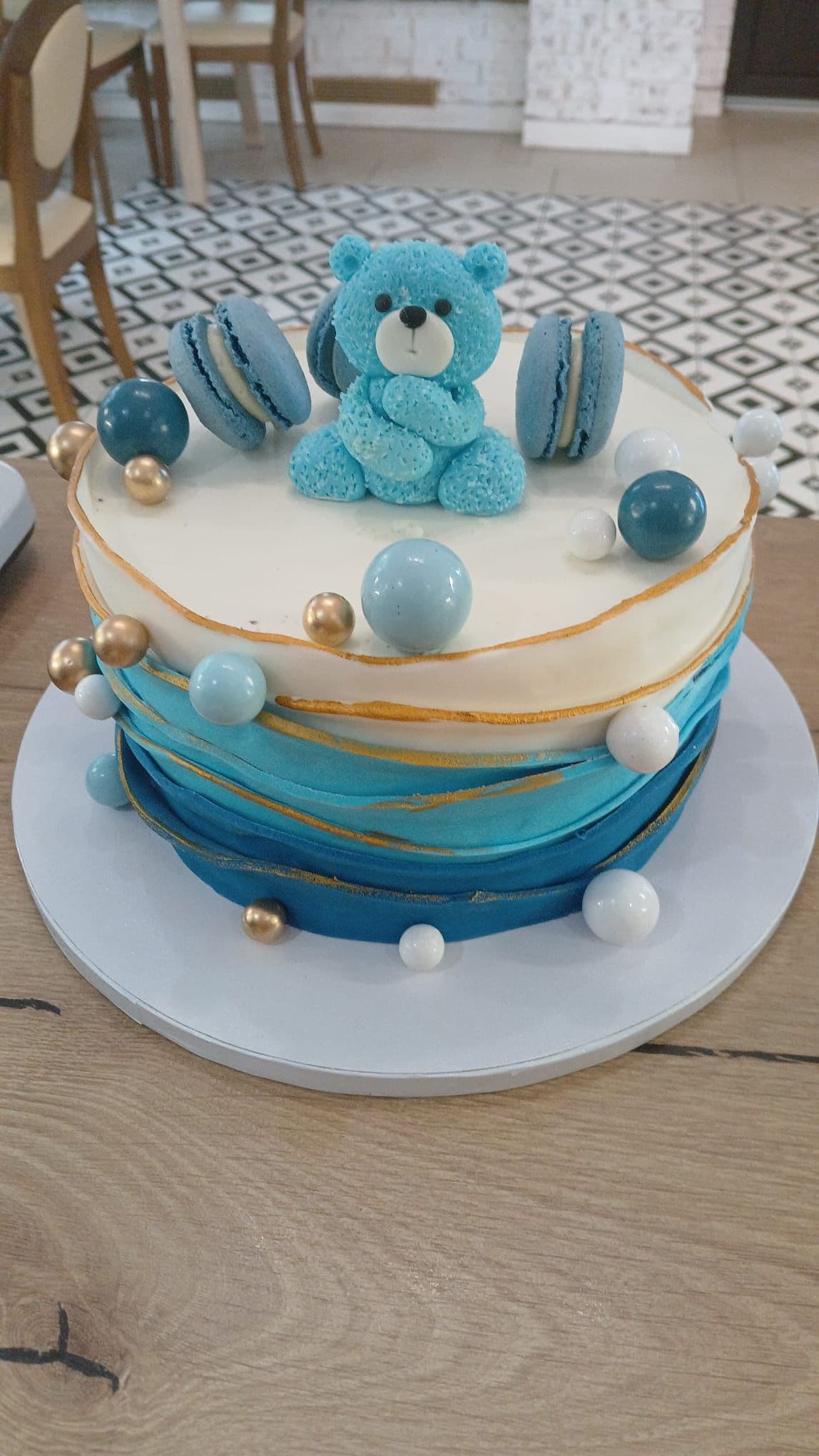 Tort de botez 70