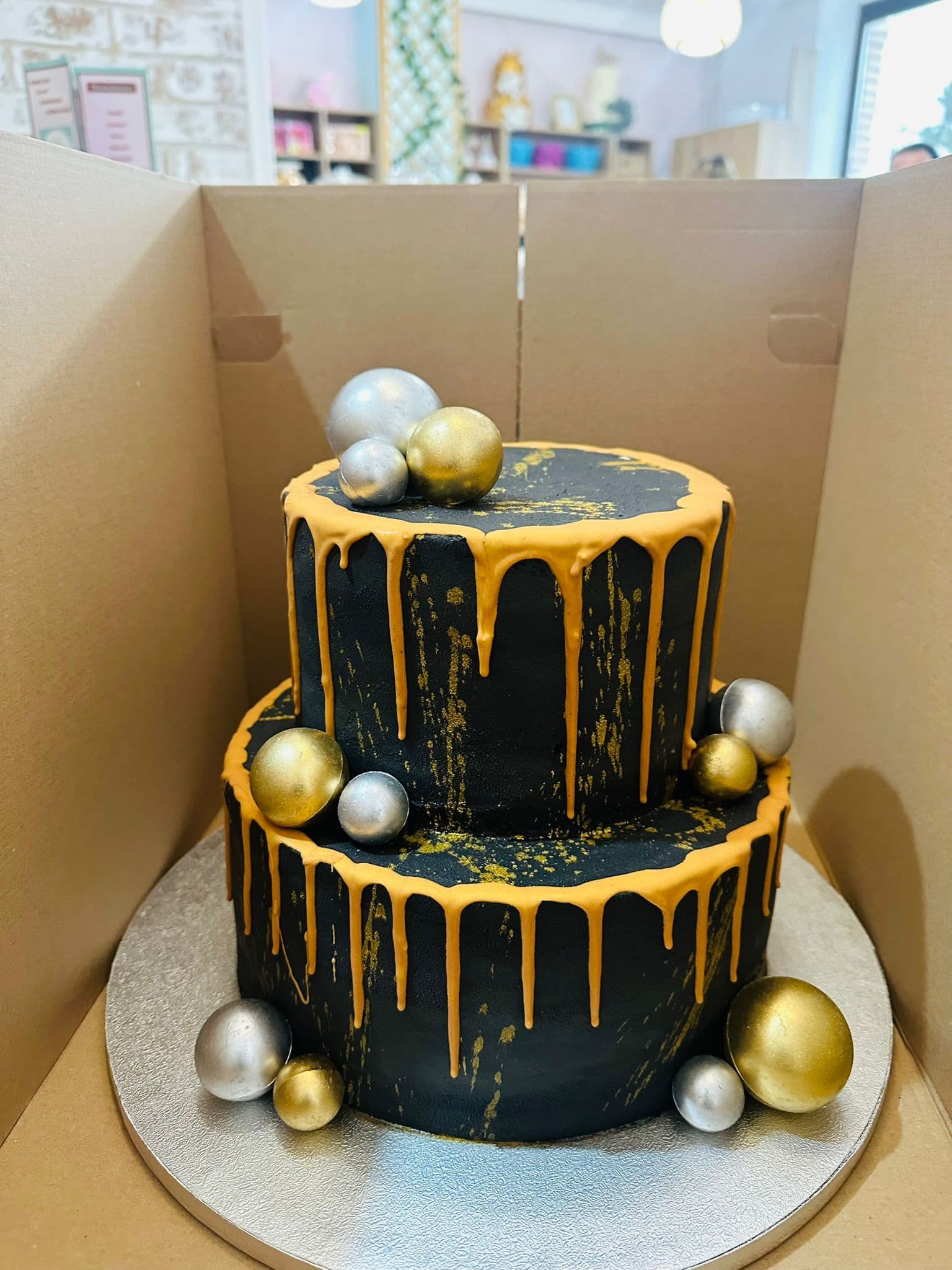 Tort majorat decorat