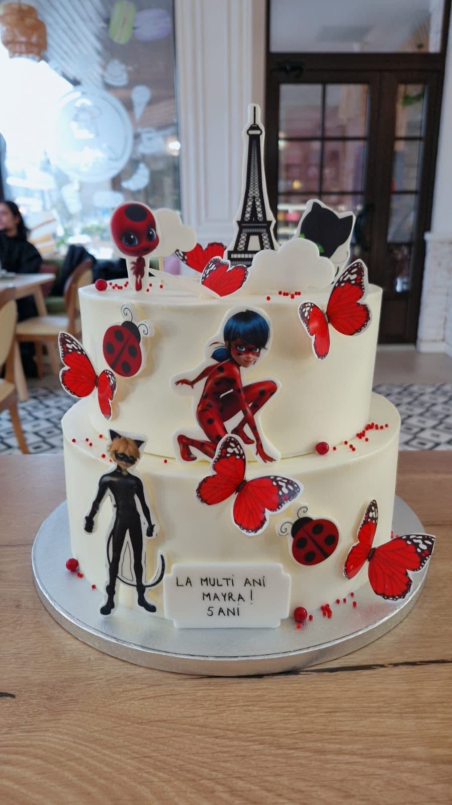 Tort aniversare 136