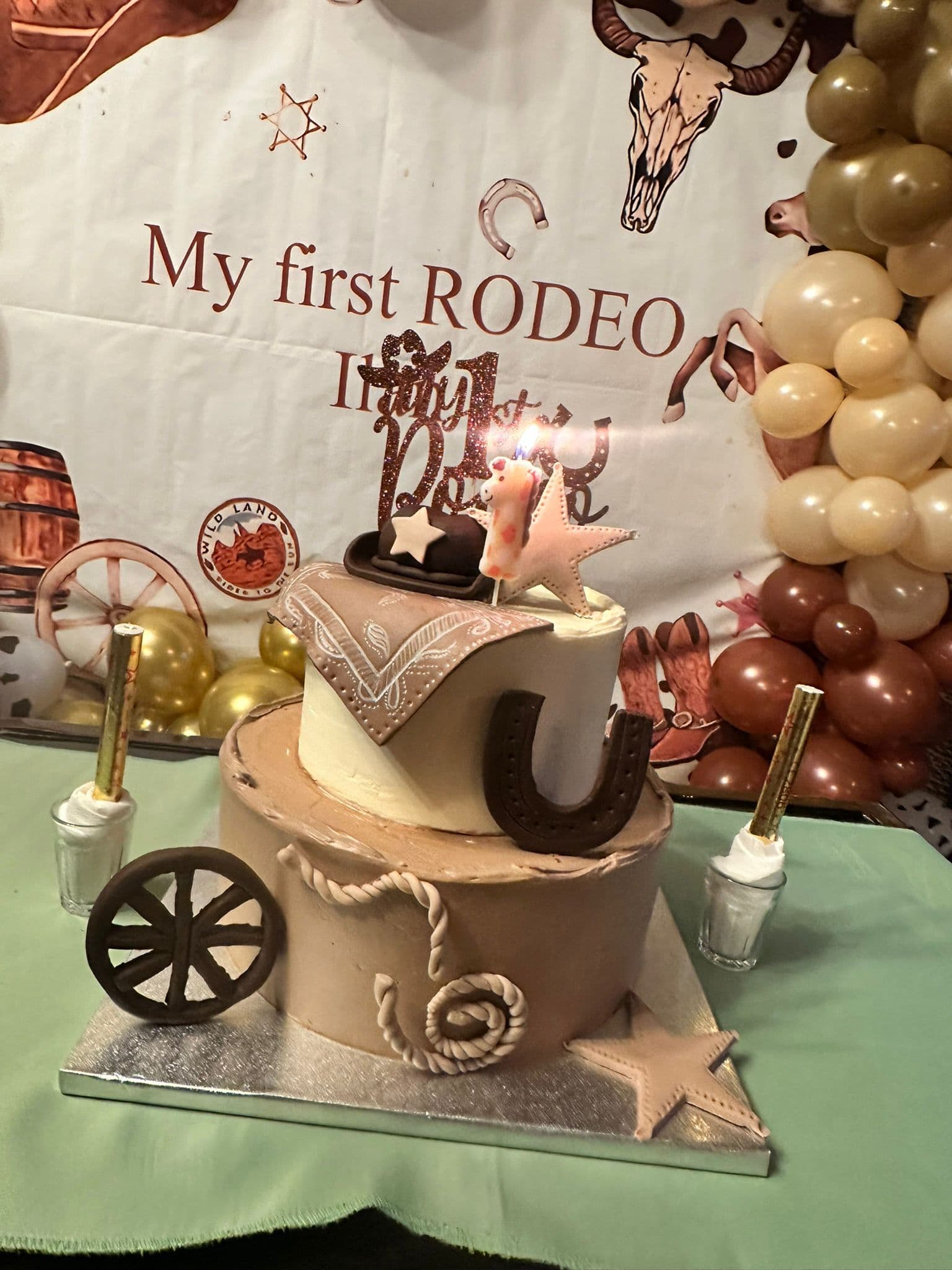 Tort aniversare 147