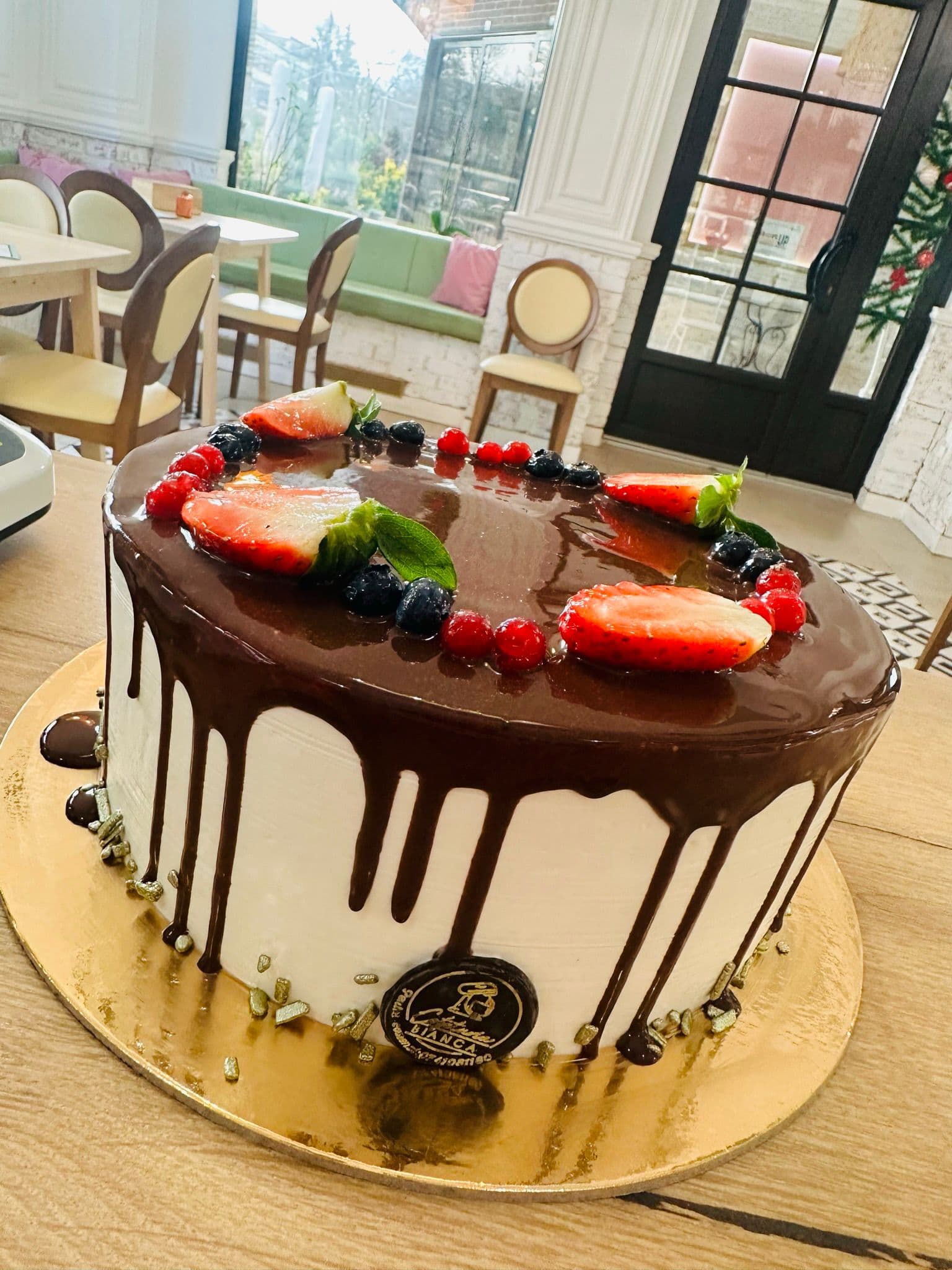 Tort aniversare 24