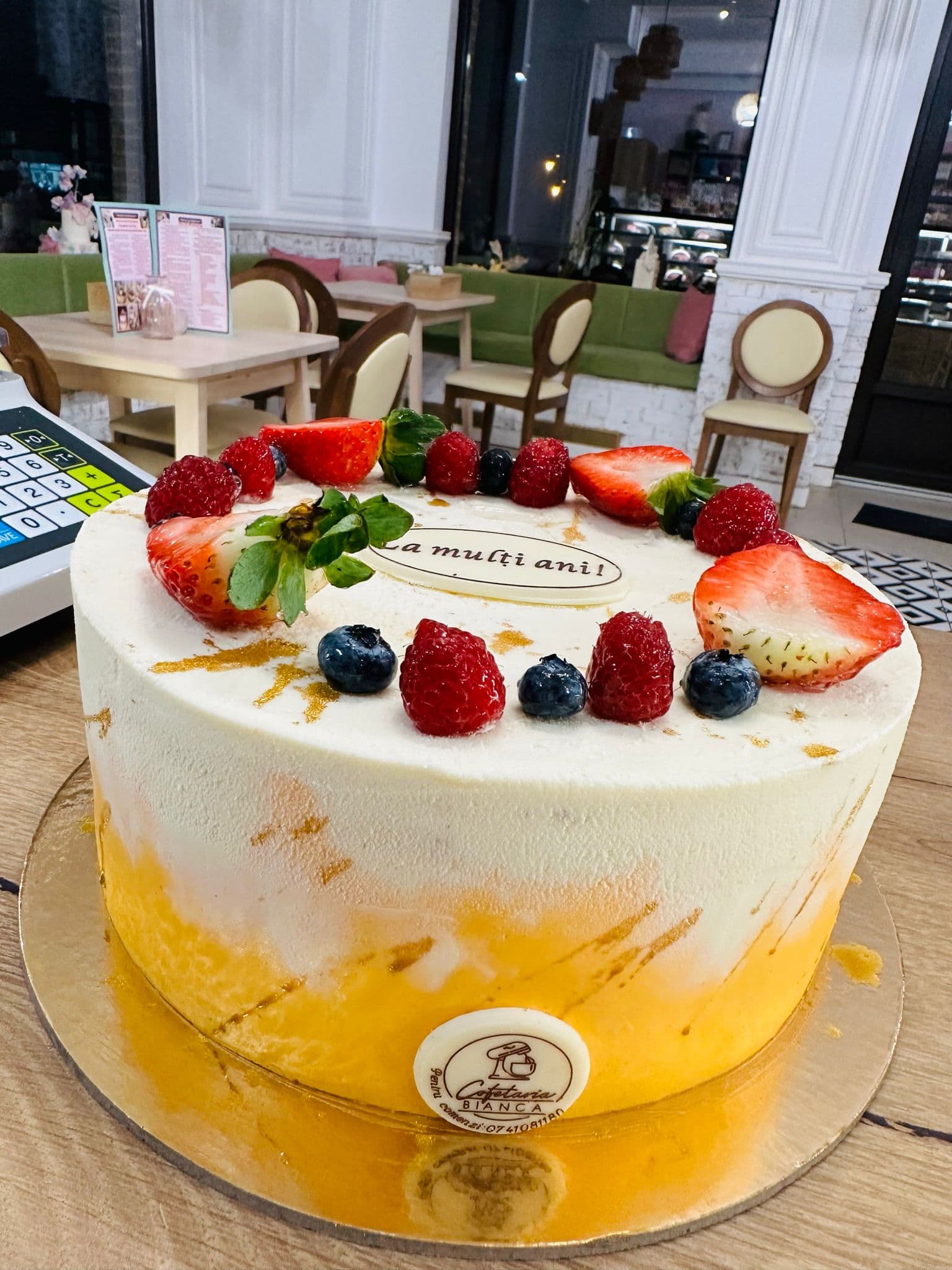 Tort aniversare 34