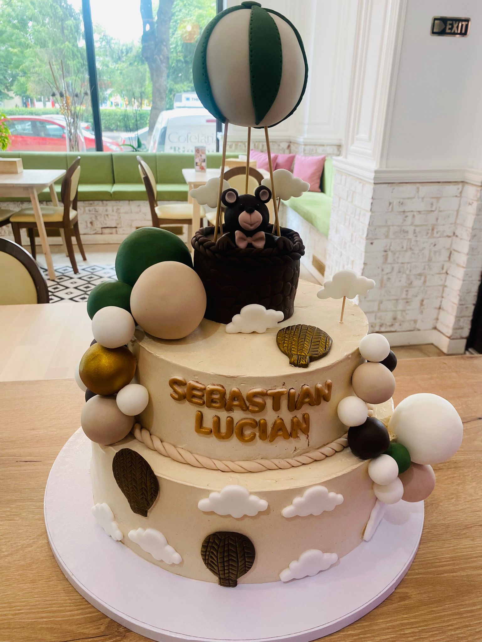 Tort botez cu decoruri handmade