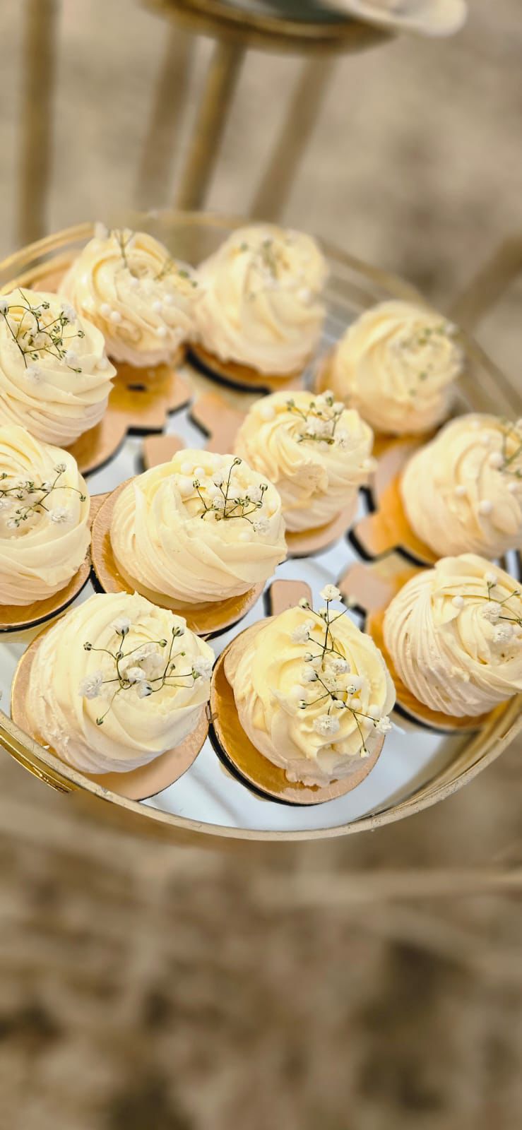 Prăjituri mini pentru candy bar