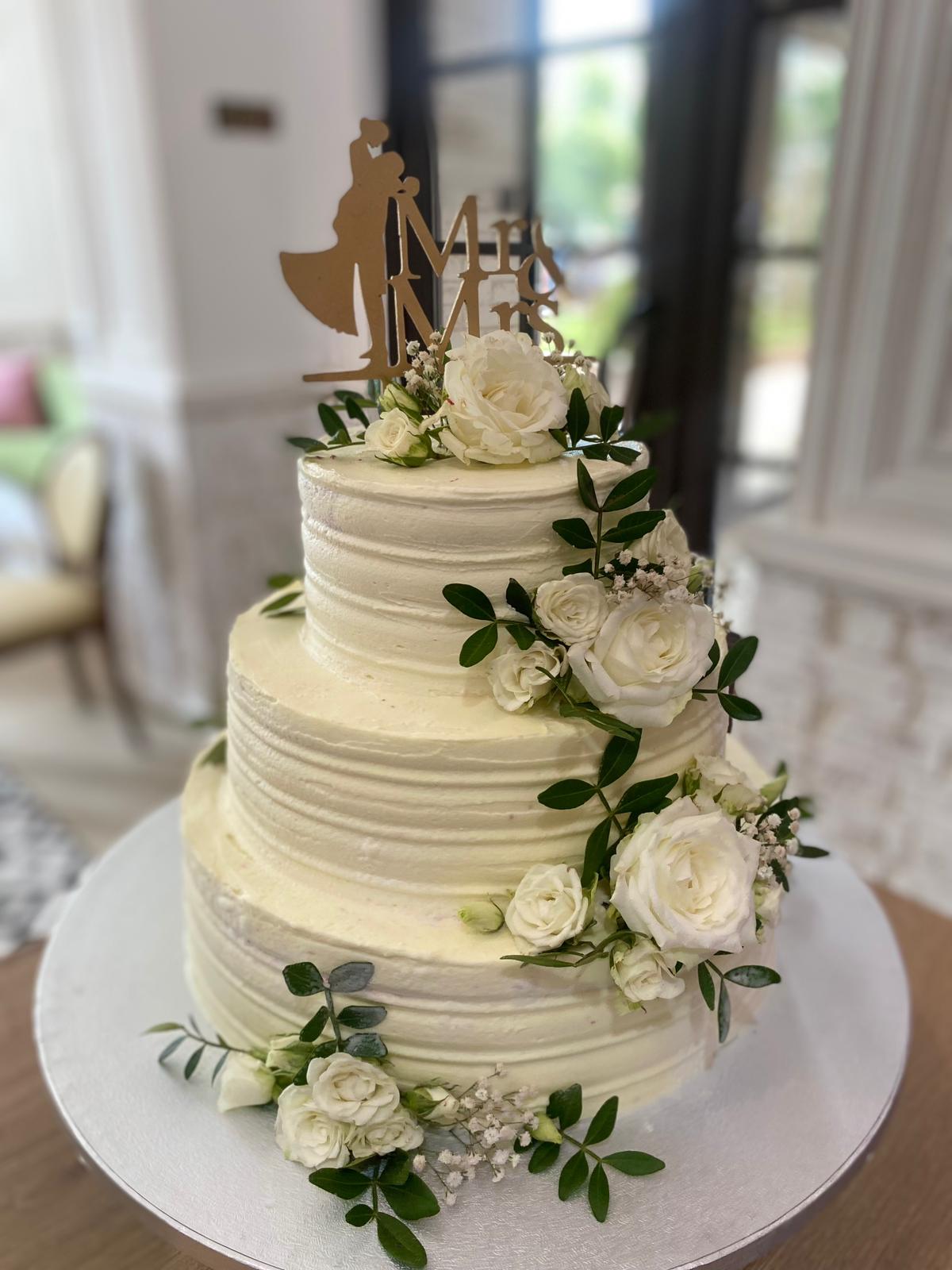 Tort de nuntă personalizat